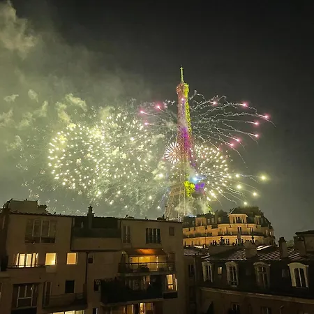 Superb Flat With Iconic Eiffel Tower View Appartamento
