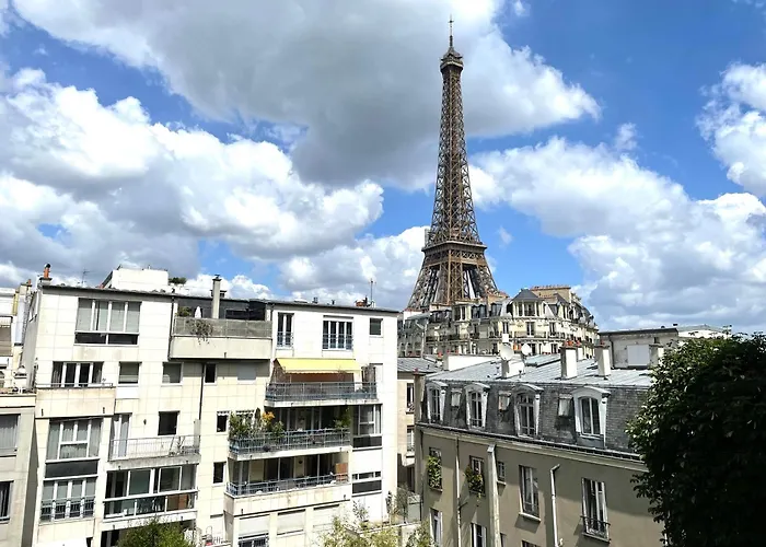 Superb Flat With Iconic Eiffel Tower View * Paris