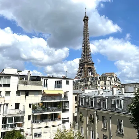 Superb Flat With Iconic Eiffel Tower View * Paryż